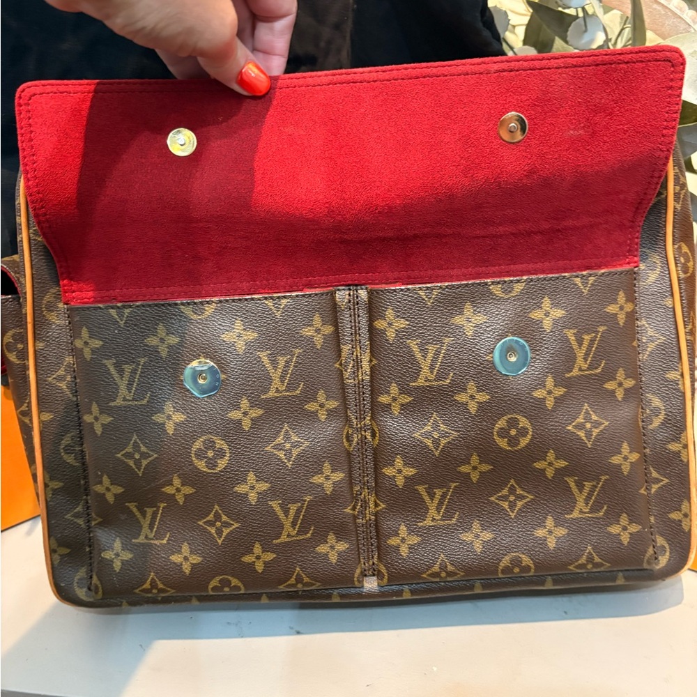 Louis Vuitton Monogram Canvas Shoulder Bag with Tan Leather Straps - Picture 5 of 16